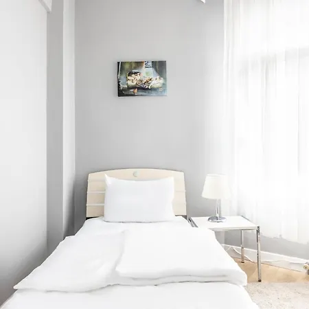 Modern Stylish Cozy Flat In The Heart Of Kadikoy Apartment